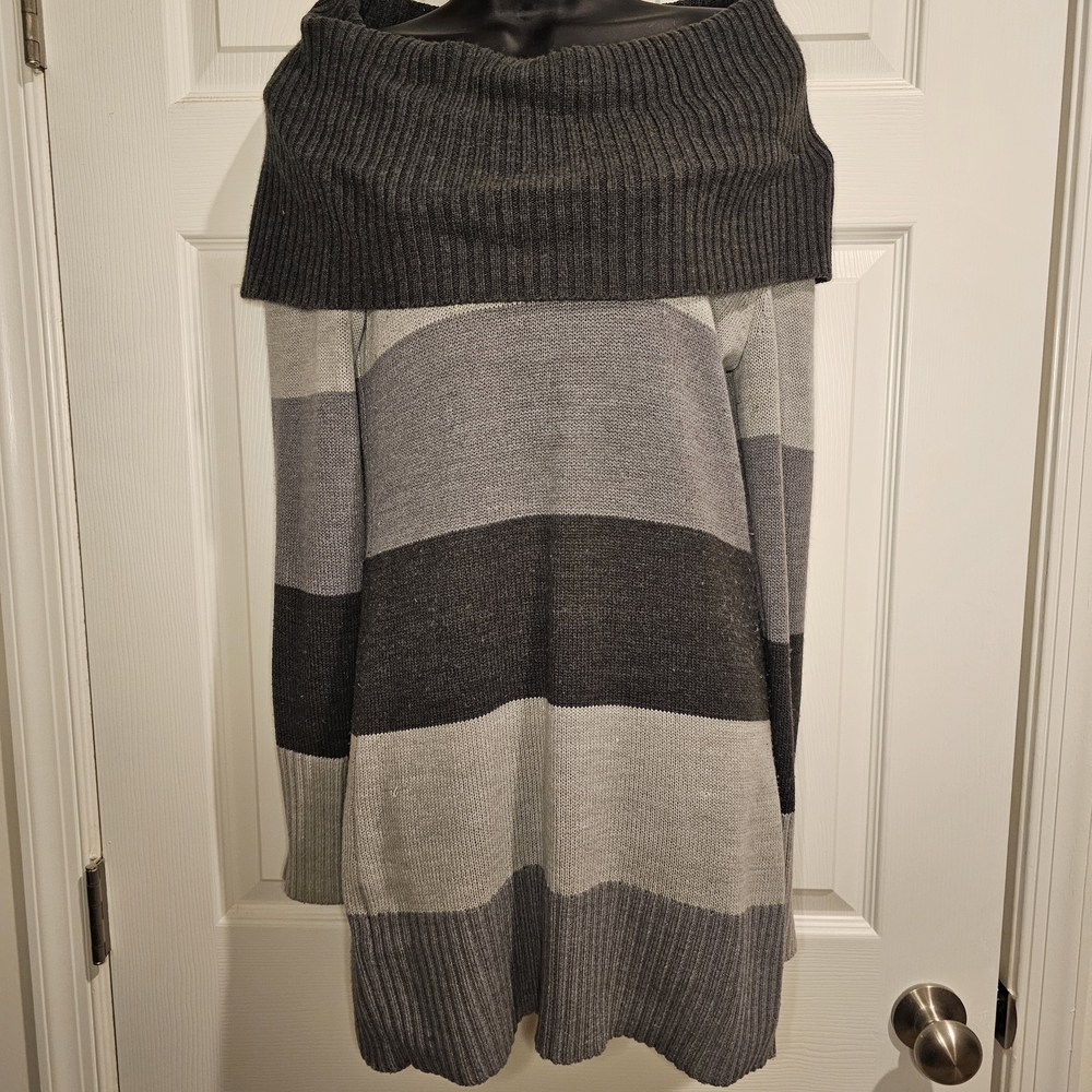 H&M Off-Shoulder Sweater in Charcoal and Light Gray